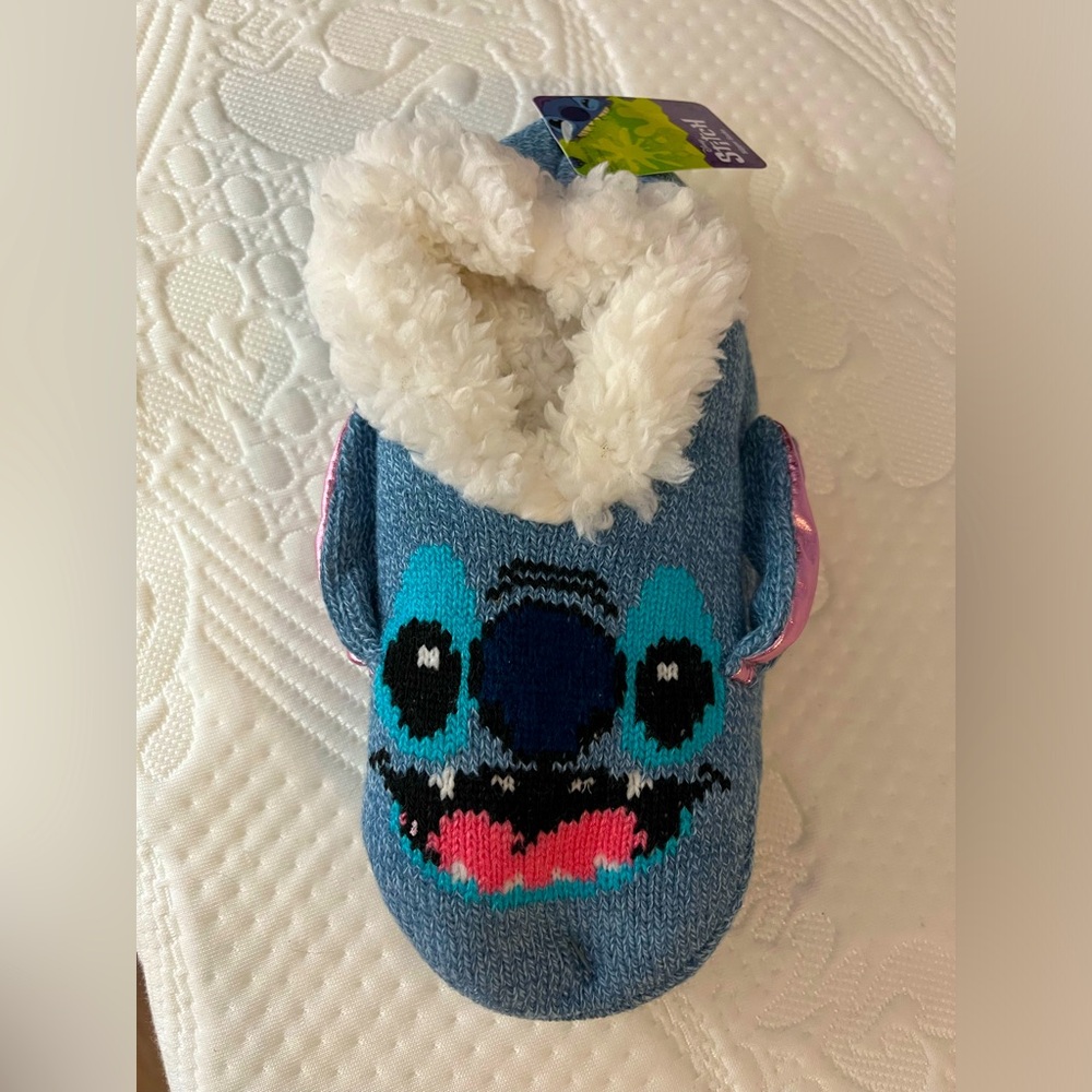 Kids Slippers Stitch Size 4-10 NWT